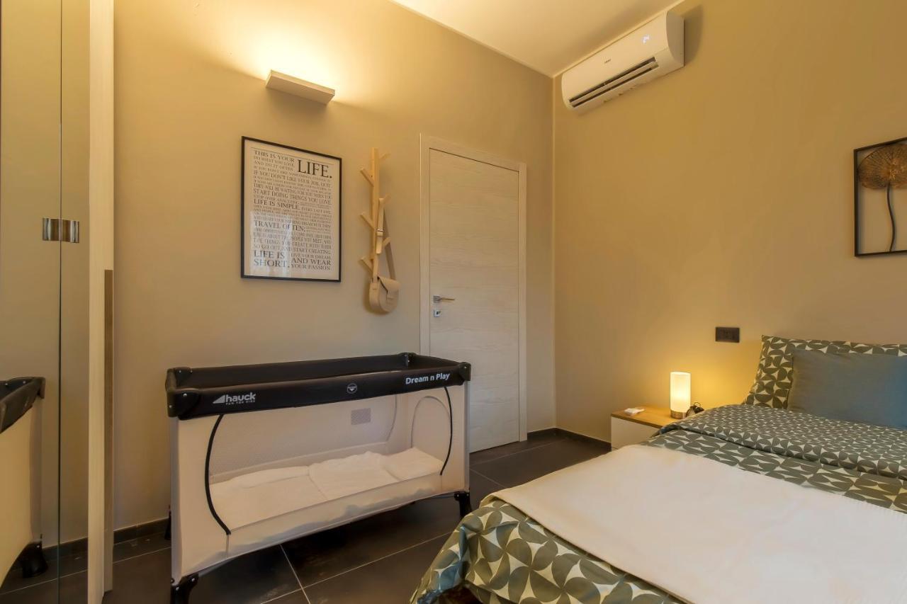 Modern & Bright 2 Bedroom Flat 50M From M4 Stop Μιλάνο Εξωτερικό φωτογραφία