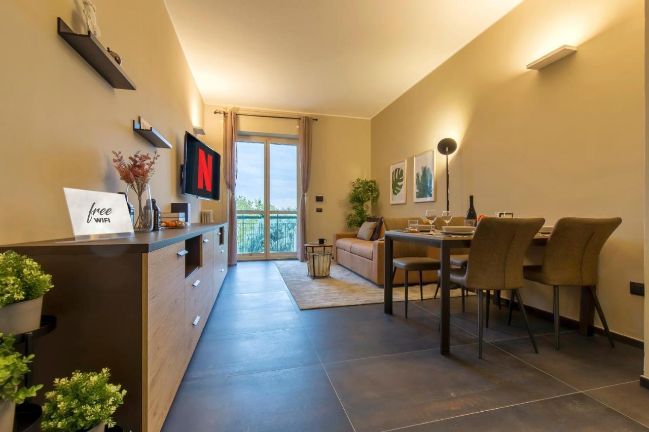 Modern & Bright 2 Bedroom Flat 50M From M4 Stop Μιλάνο Εξωτερικό φωτογραφία