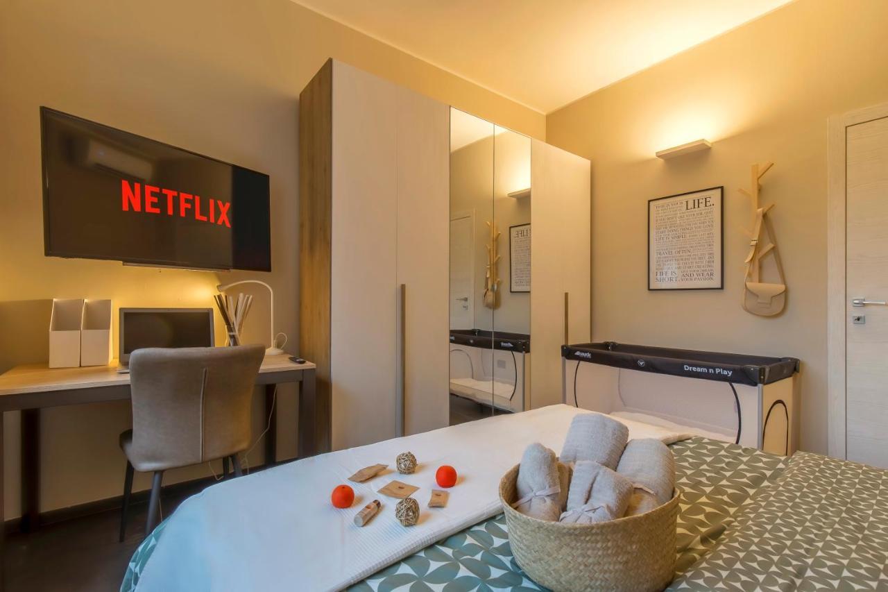 Modern & Bright 2 Bedroom Flat 50M From M4 Stop Μιλάνο Εξωτερικό φωτογραφία