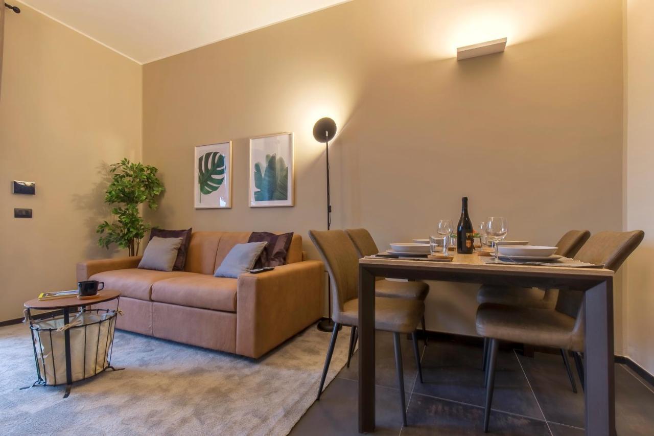 Modern & Bright 2 Bedroom Flat 50M From M4 Stop Μιλάνο Εξωτερικό φωτογραφία