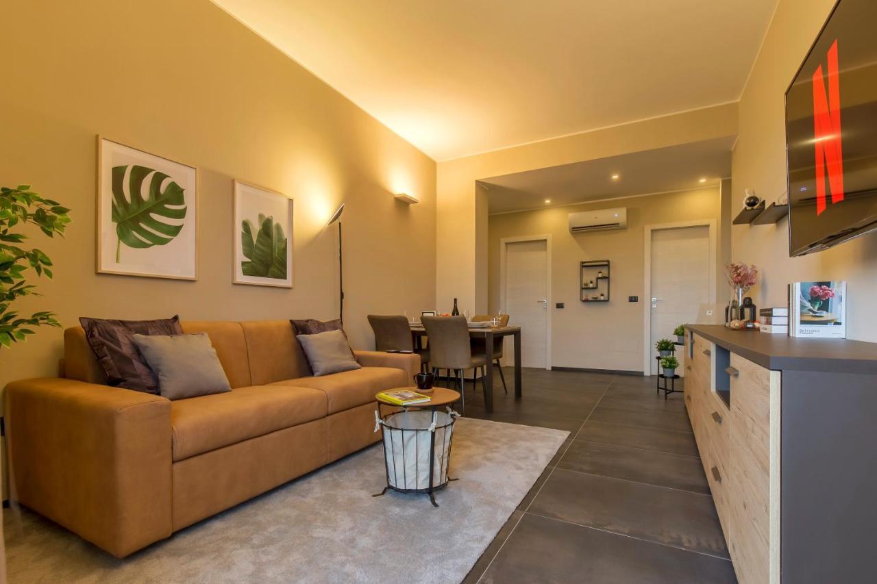 Modern & Bright 2 Bedroom Flat 50M From M4 Stop Μιλάνο Εξωτερικό φωτογραφία