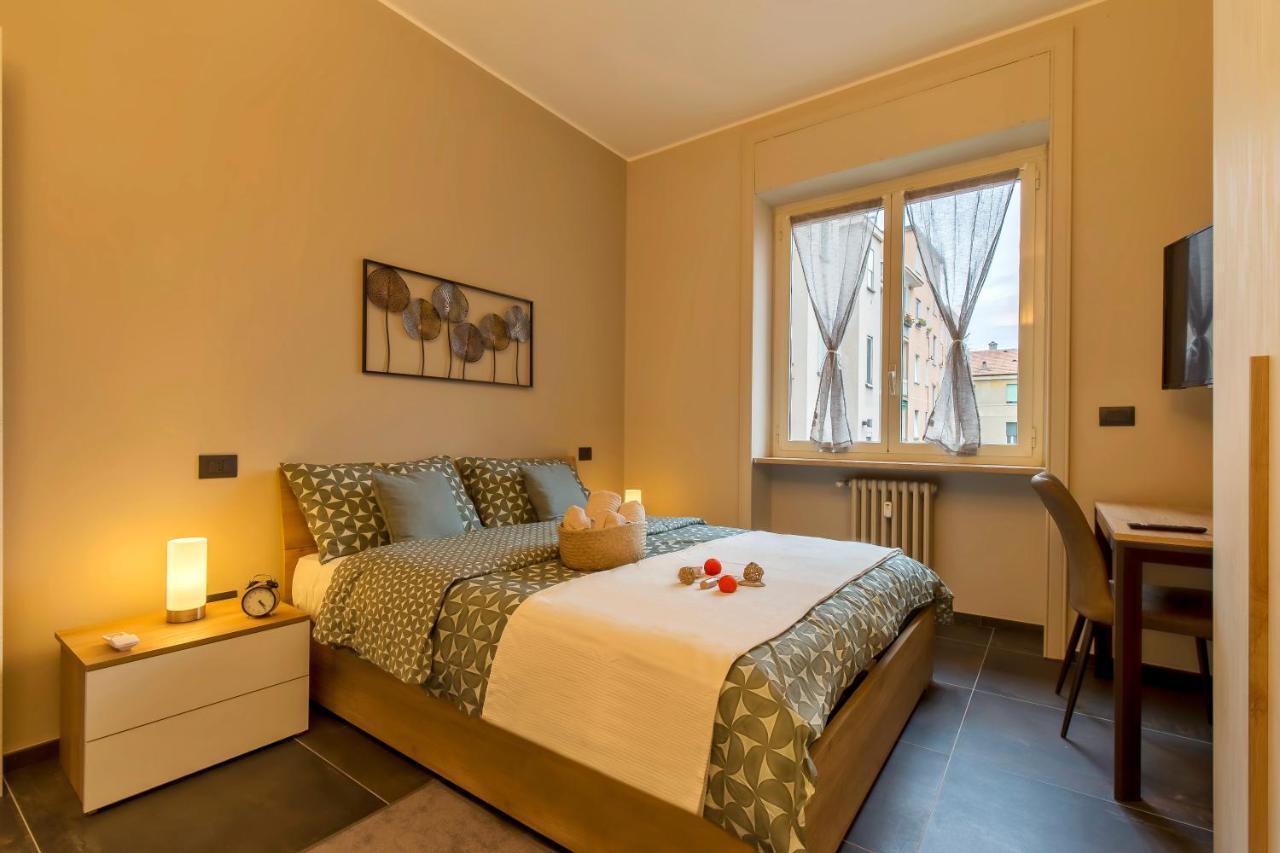 Modern & Bright 2 Bedroom Flat 50M From M4 Stop Μιλάνο Εξωτερικό φωτογραφία