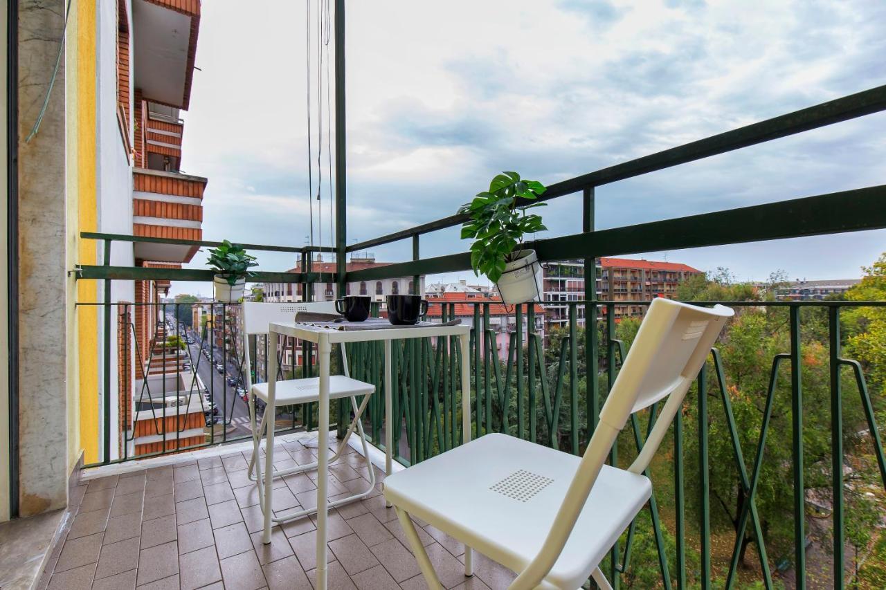 Modern & Bright 2 Bedroom Flat 50M From M4 Stop Μιλάνο Εξωτερικό φωτογραφία